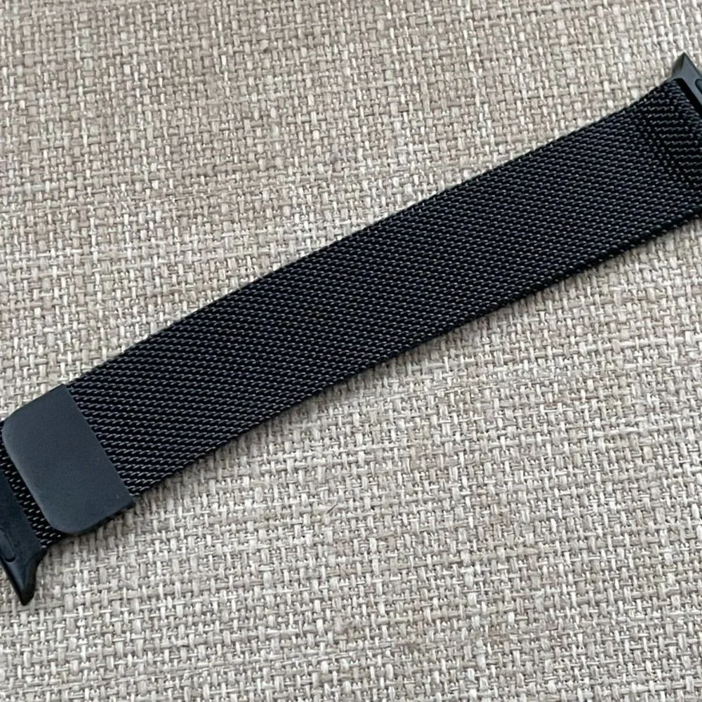 Replacment Band for iWatch Black Mesh Chain Strap Magnetic closure Size 38mm